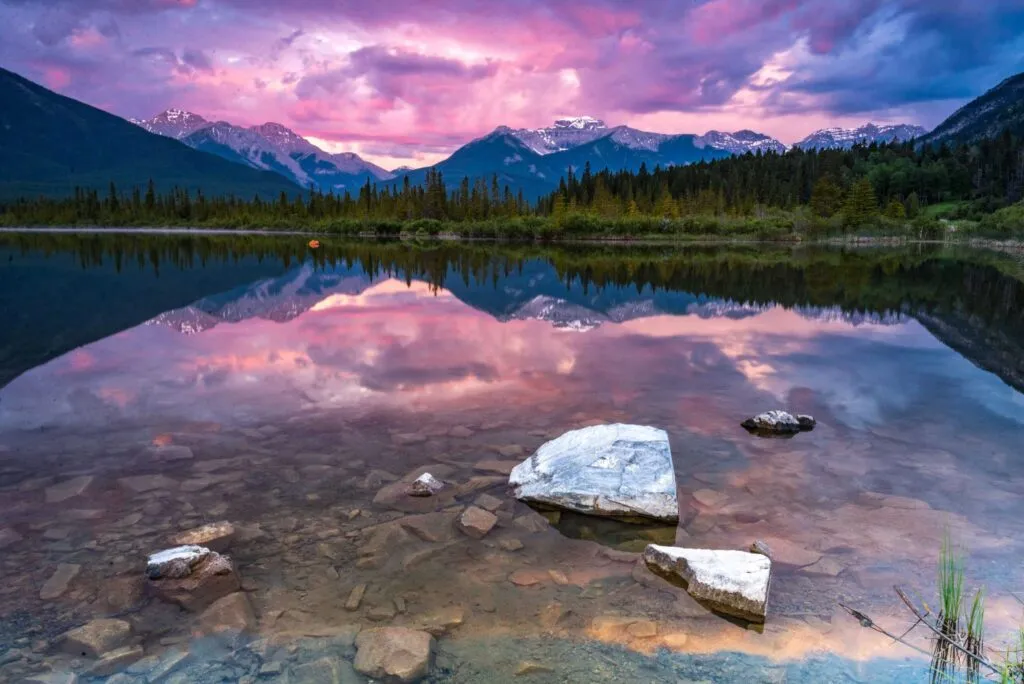 View of Vermilion Lakes Road, Banff. Picture by Kevin Noble on Unsplash