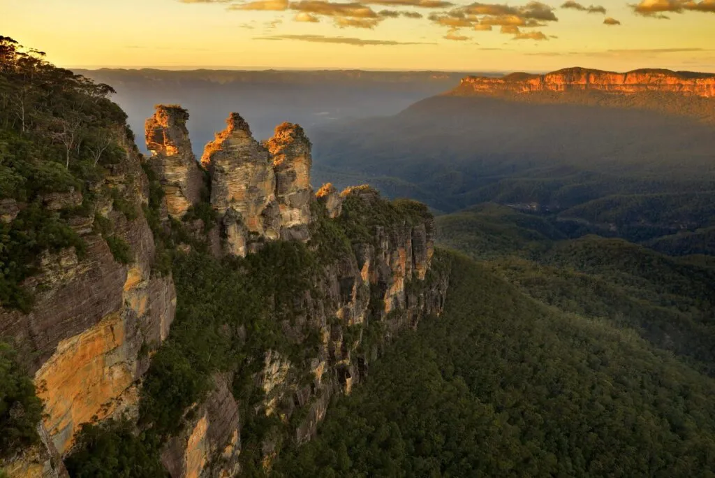 View of the Three Sisters rock formation in the Blue Mountains